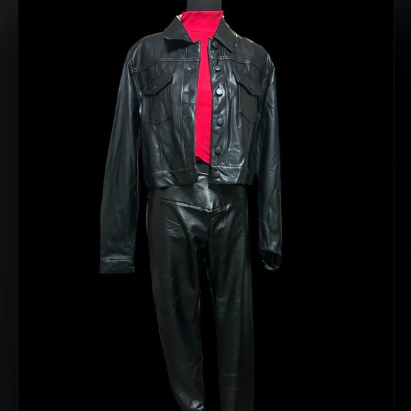🖤 Faux Leather Crop Jacket (Forever 21) and matching faux leather pants, size L - Picture 2 of 6